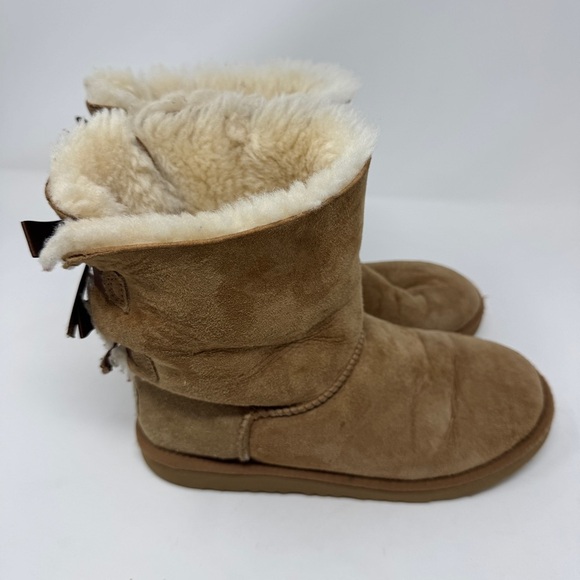 UGG Bailey Bow Boots Chestnut Brown Suede Sheepskin Fur Lined Women’s - Picture 3 of 10